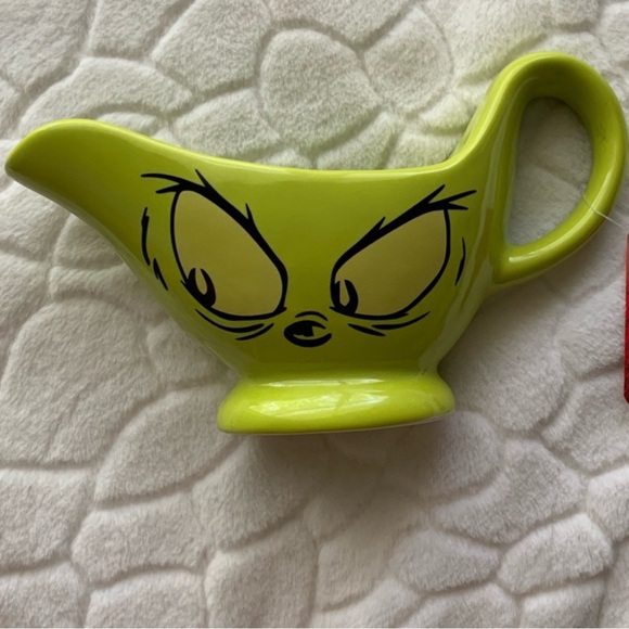 The Grinch hand painted Green Gravy Boat! NWT ADORABLE - Picture 4 of 4